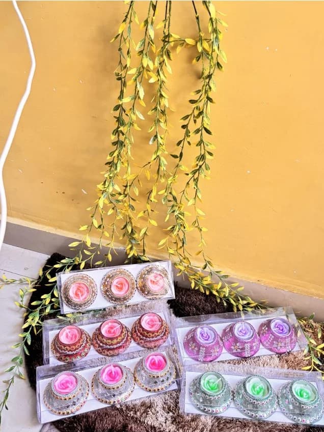 Festive Rose Candle Gift Collection